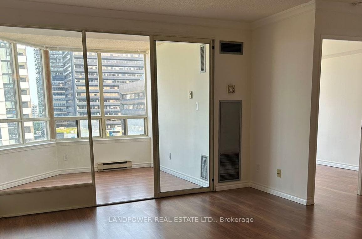 30 Greenfield Avenue Unit 1209 photo 9