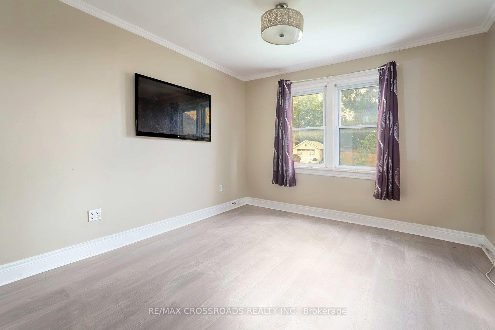 313 Olive Avenue photo 7