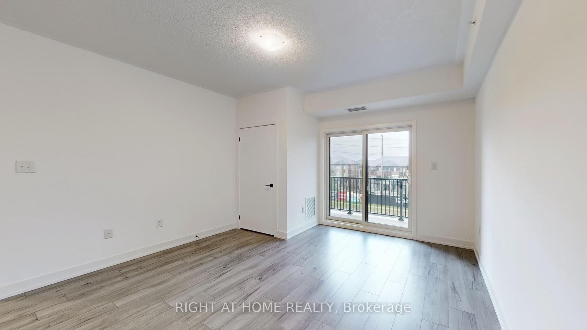 4 Spice Way Unit 208 photo 7