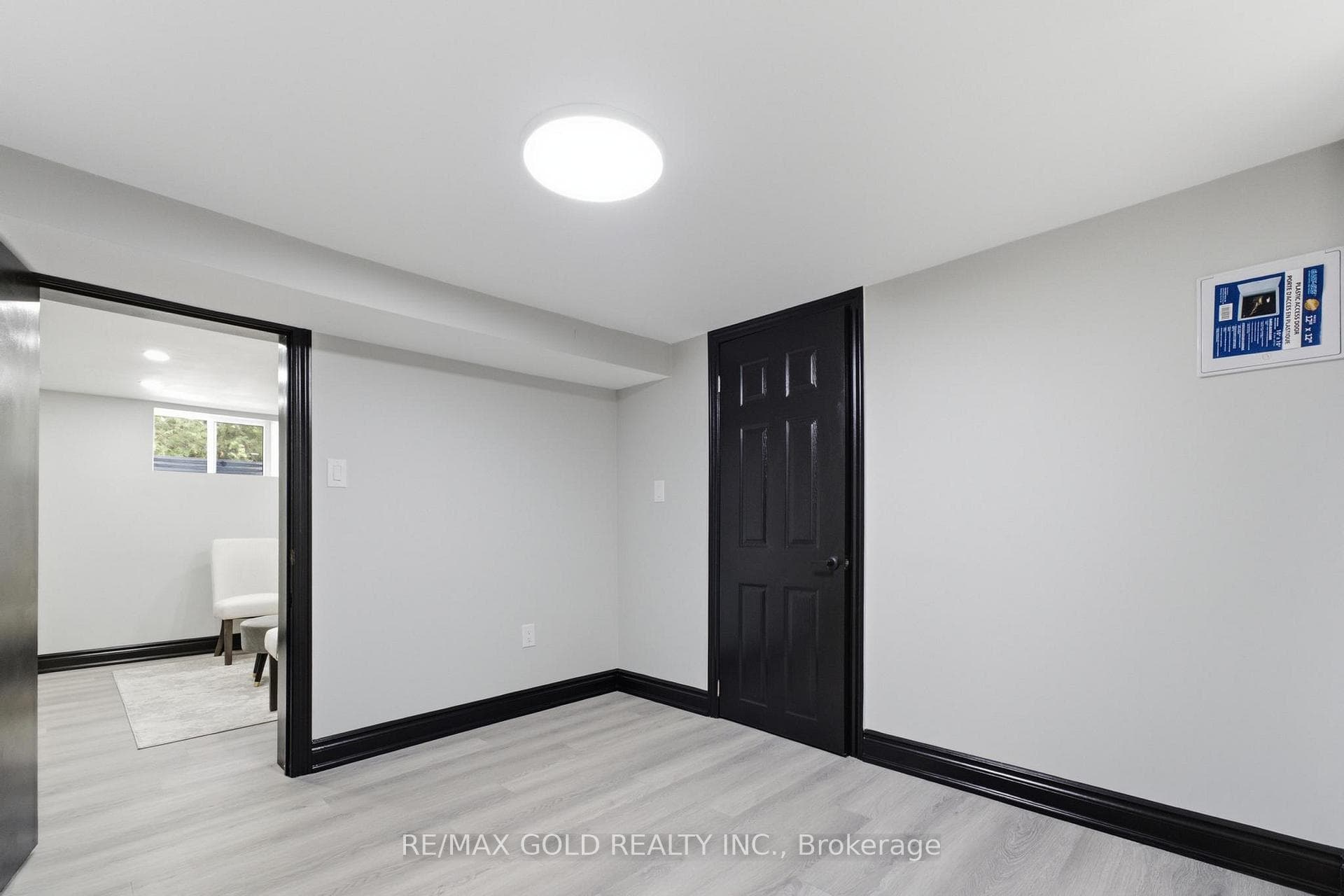 2702 Embleton Road photo 34