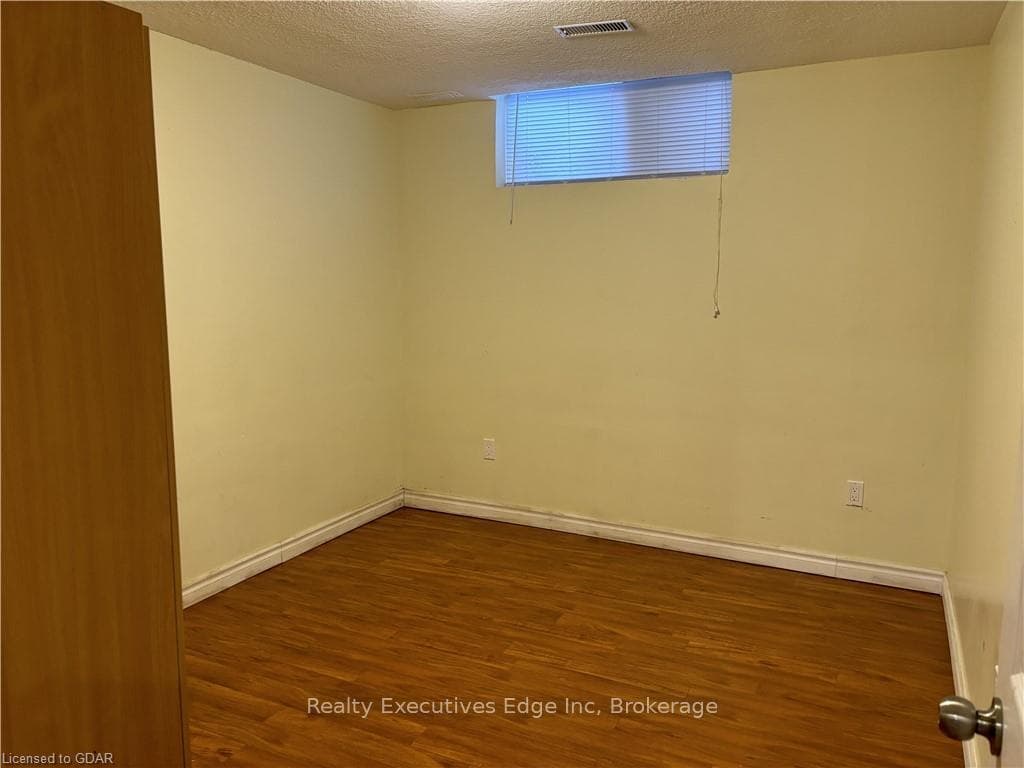 114 CLAIRFIELDS Drive Unit Lower photo 8