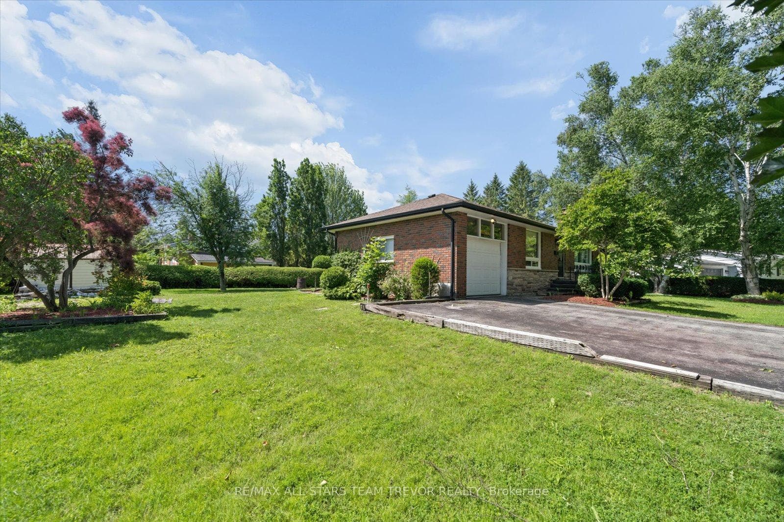 18 Garrett Drive photo 31