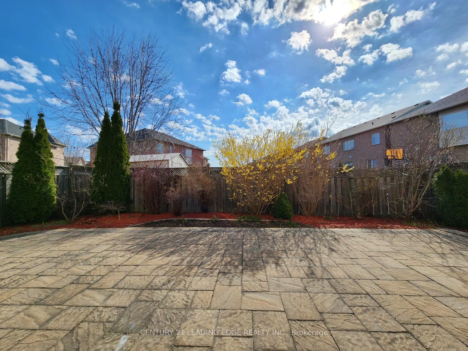 48 Starhill Crescent photo 33