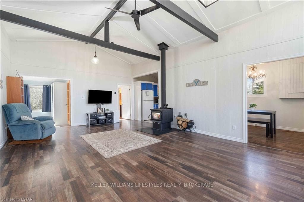 9879 RUBY Lane photo 4