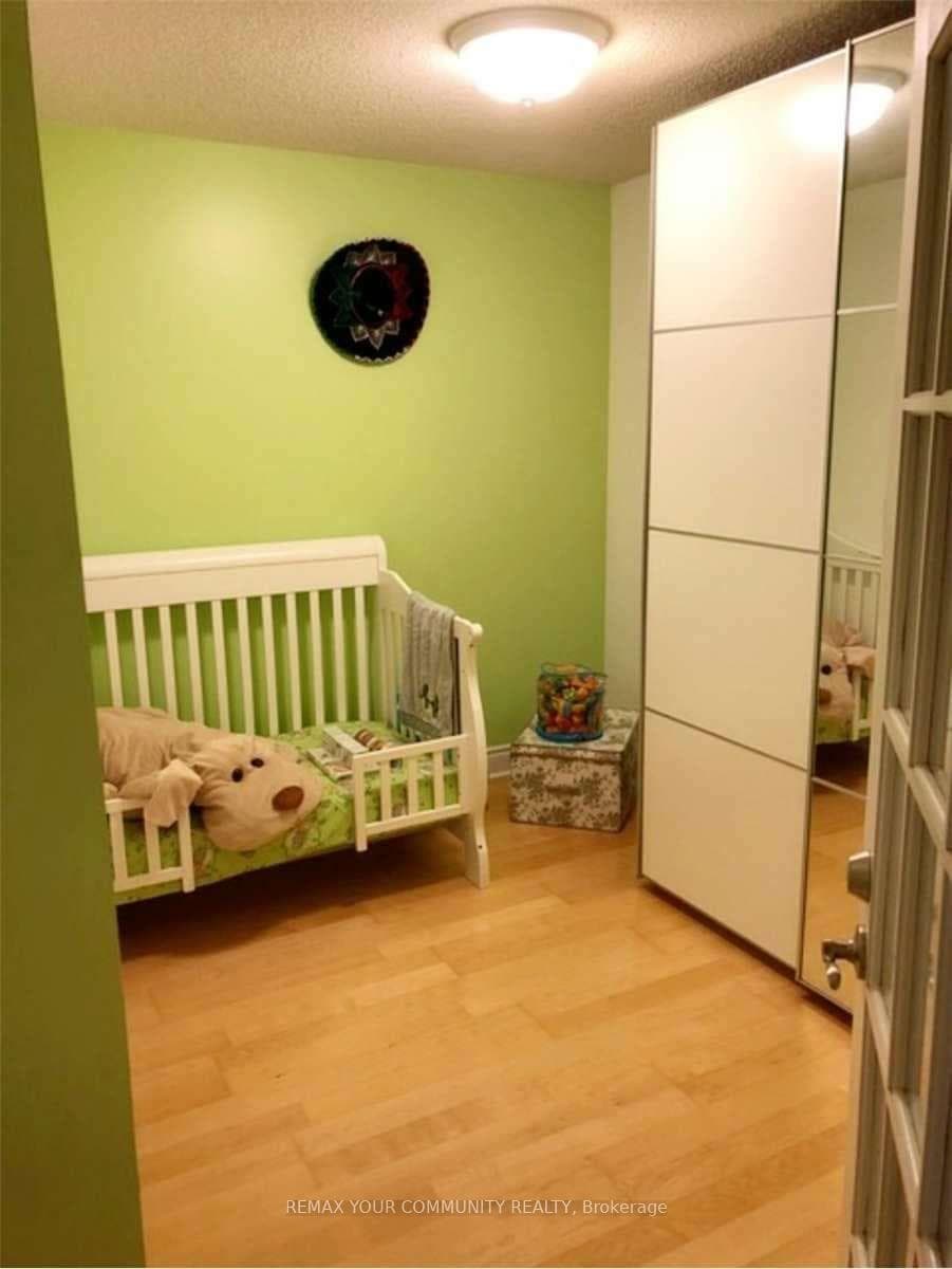 78 Harrison Garden Boulevard Unit 1814 photo 2