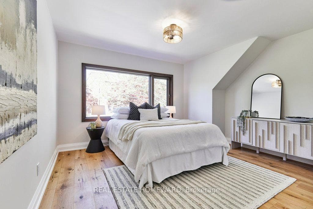 359 Scarborough Road photo 12