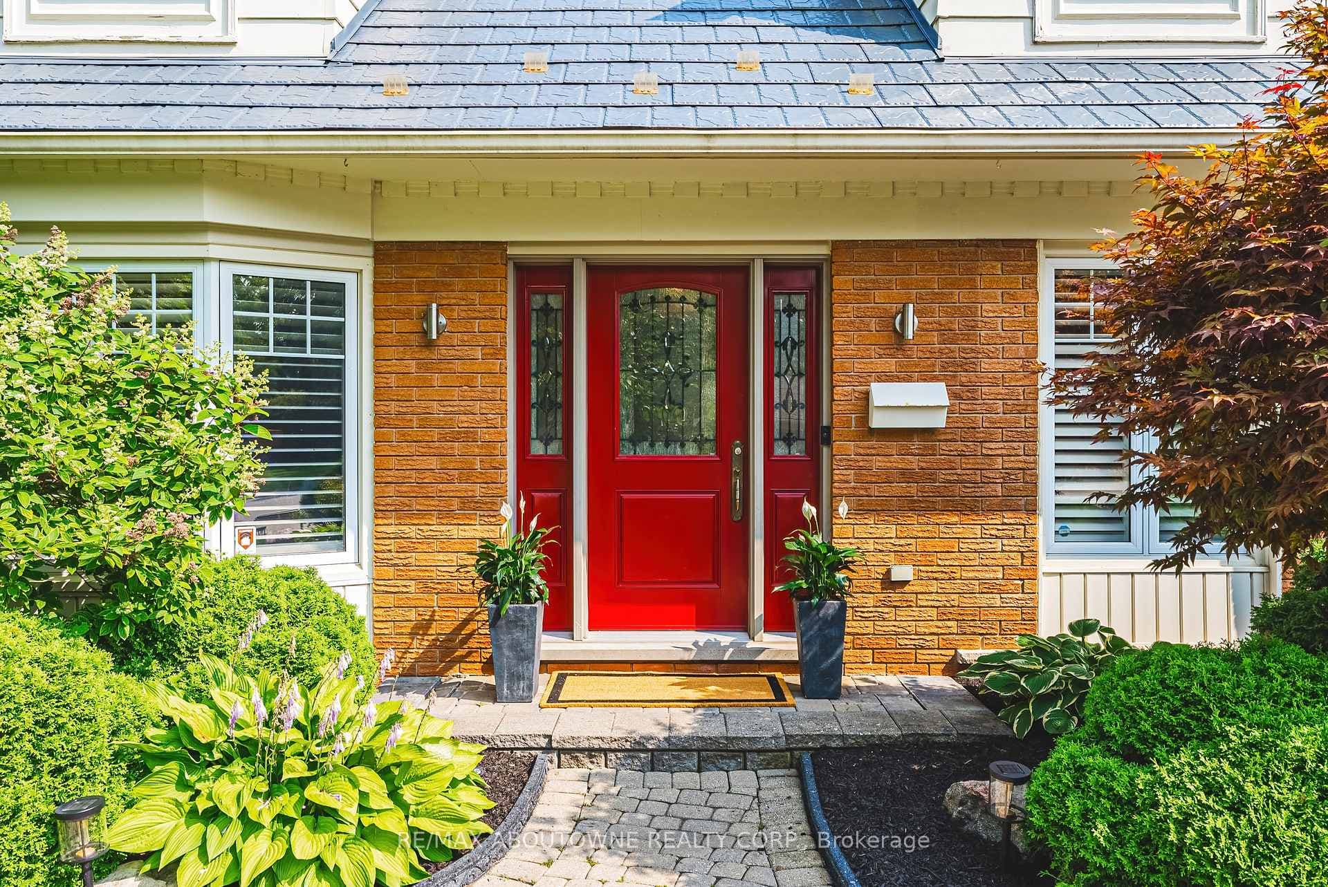 351 Primrose Place photo 3