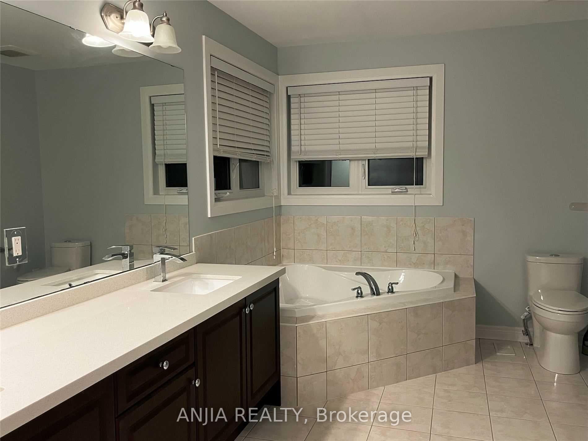 220 Hazelton Avenue photo 13