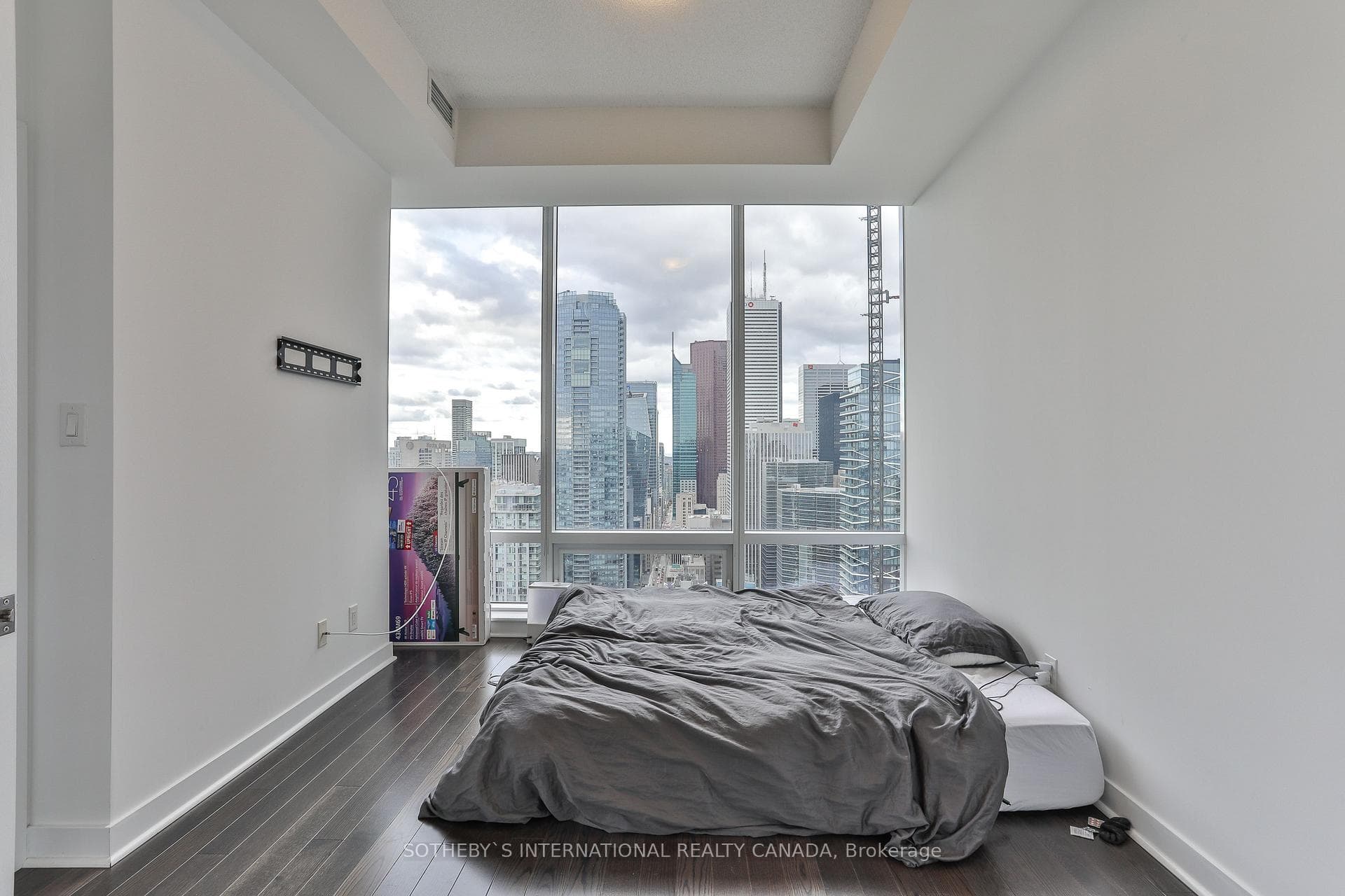 295 Adelaide Street Unit 4404 photo 6