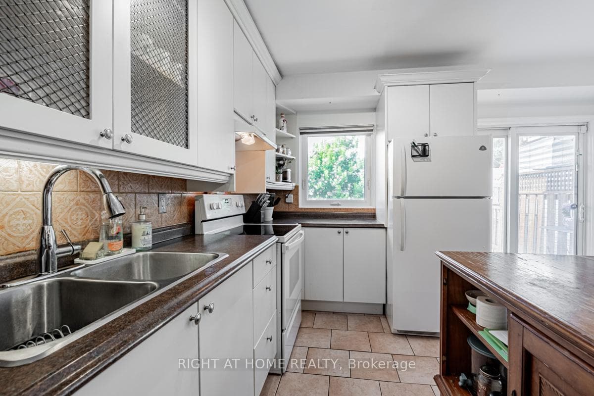 136 Avon Avenue photo 12