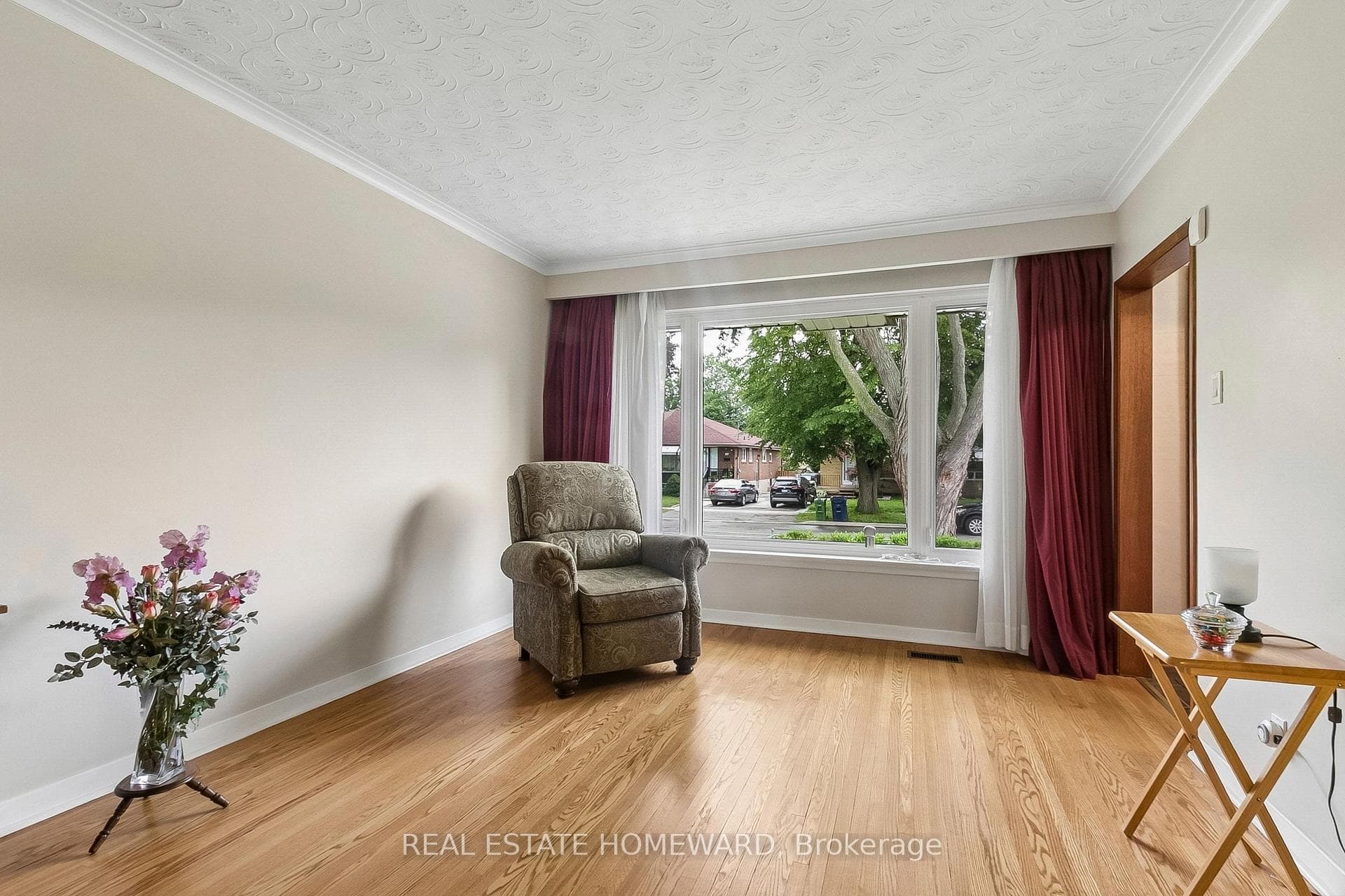 94 Rochman Boulevard photo 5