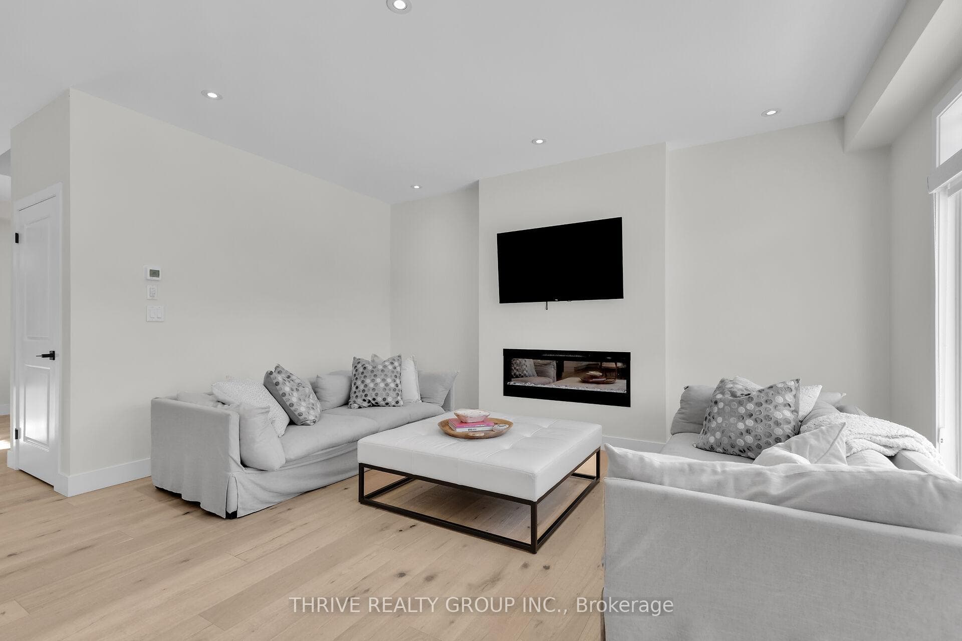 1533 Drew Street photo 15