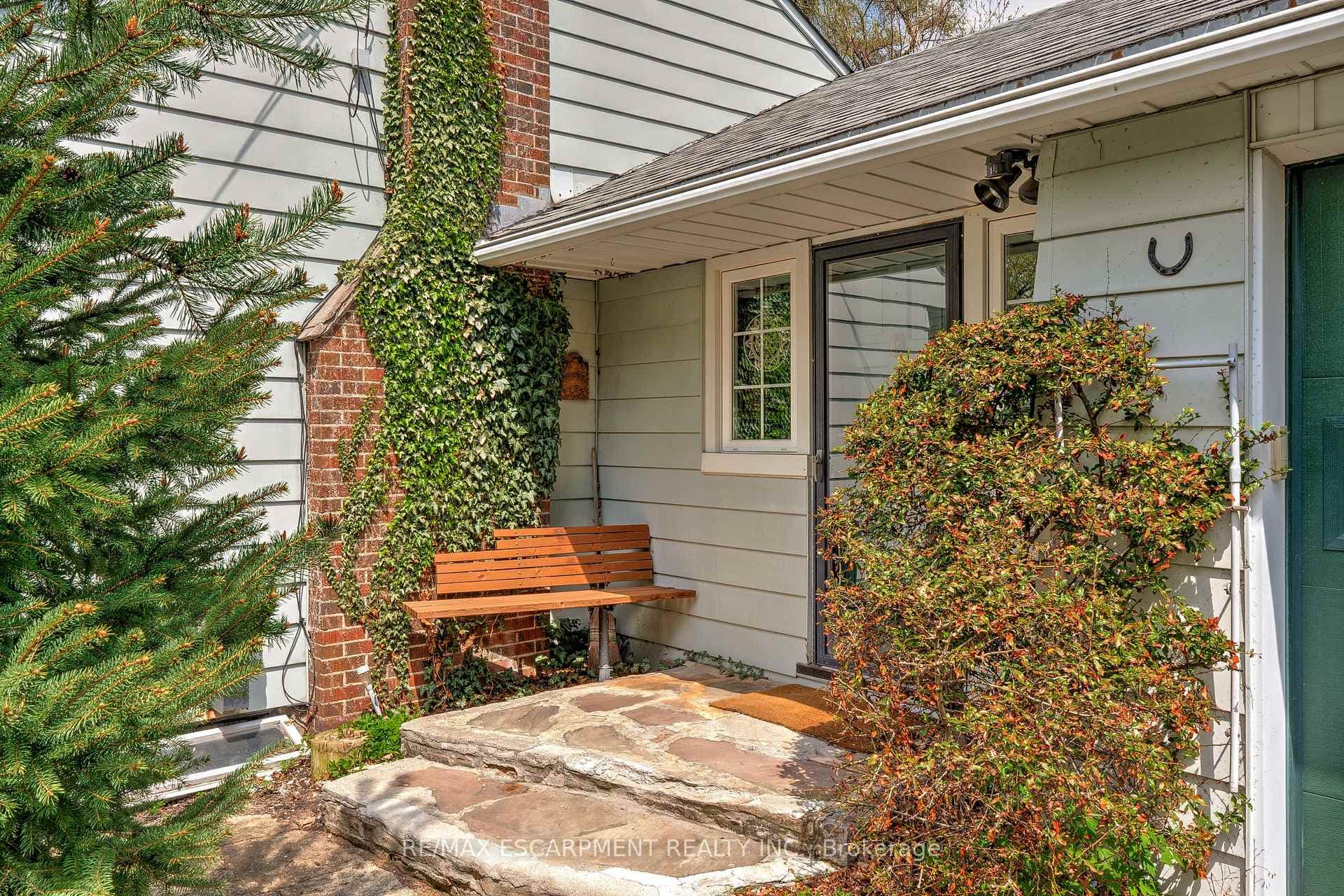 847 FOREST GLEN Avenue photo 3