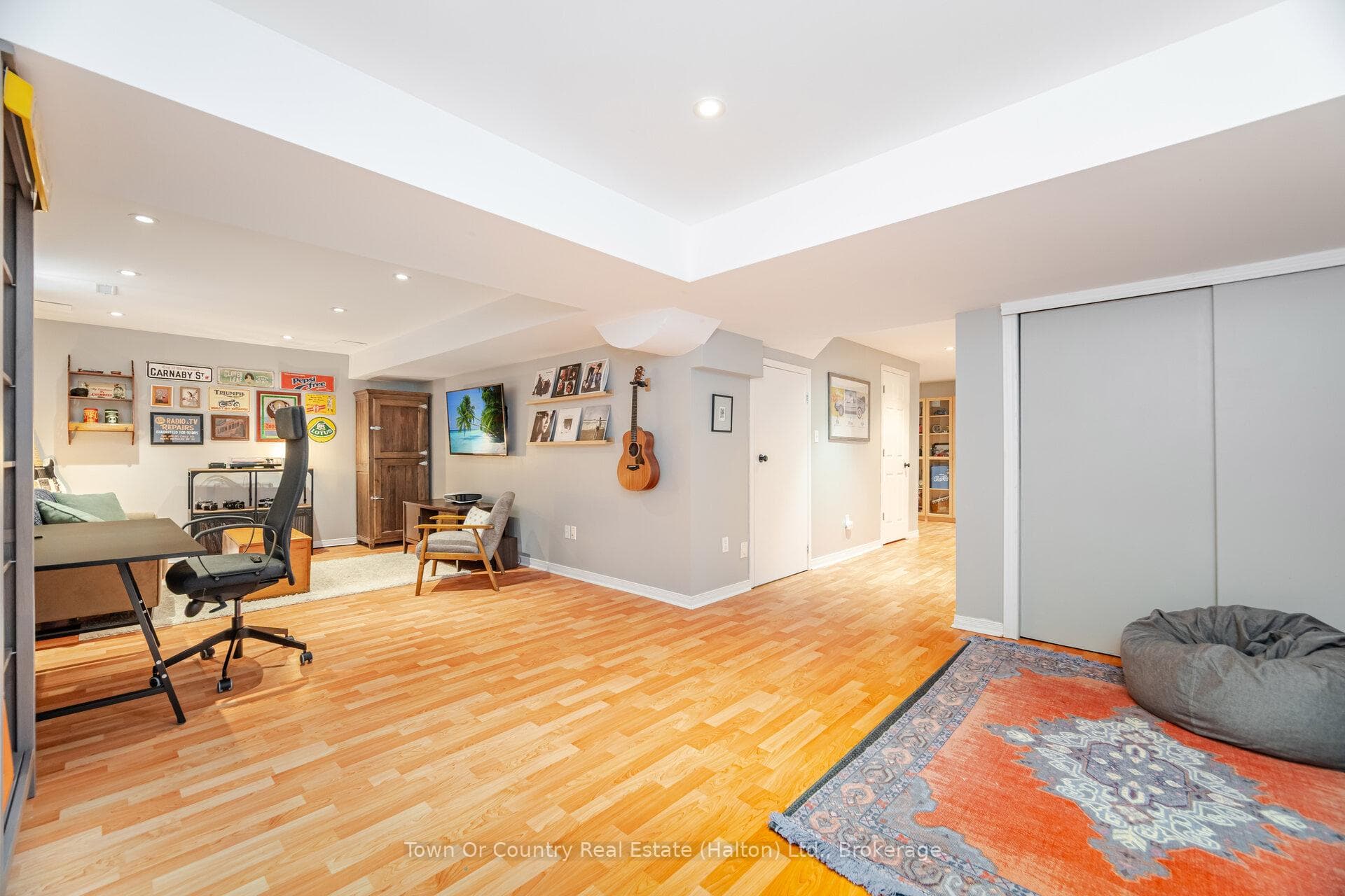 723 Turrell Crescent photo 39