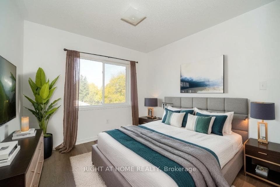 48 Curran Hall Crescent photo 7