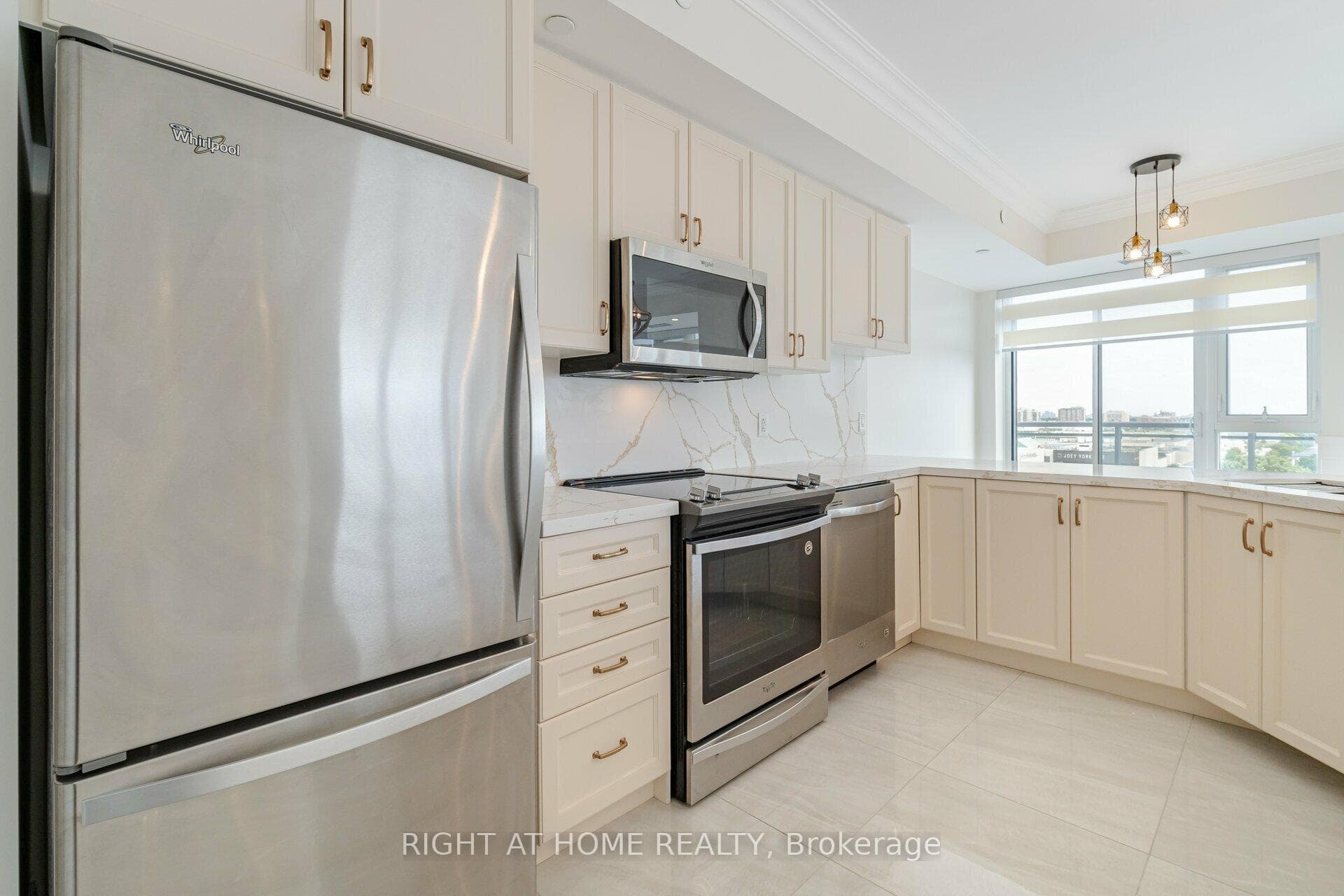 16 Mcadam Avenue Unit PH 4 photo 8