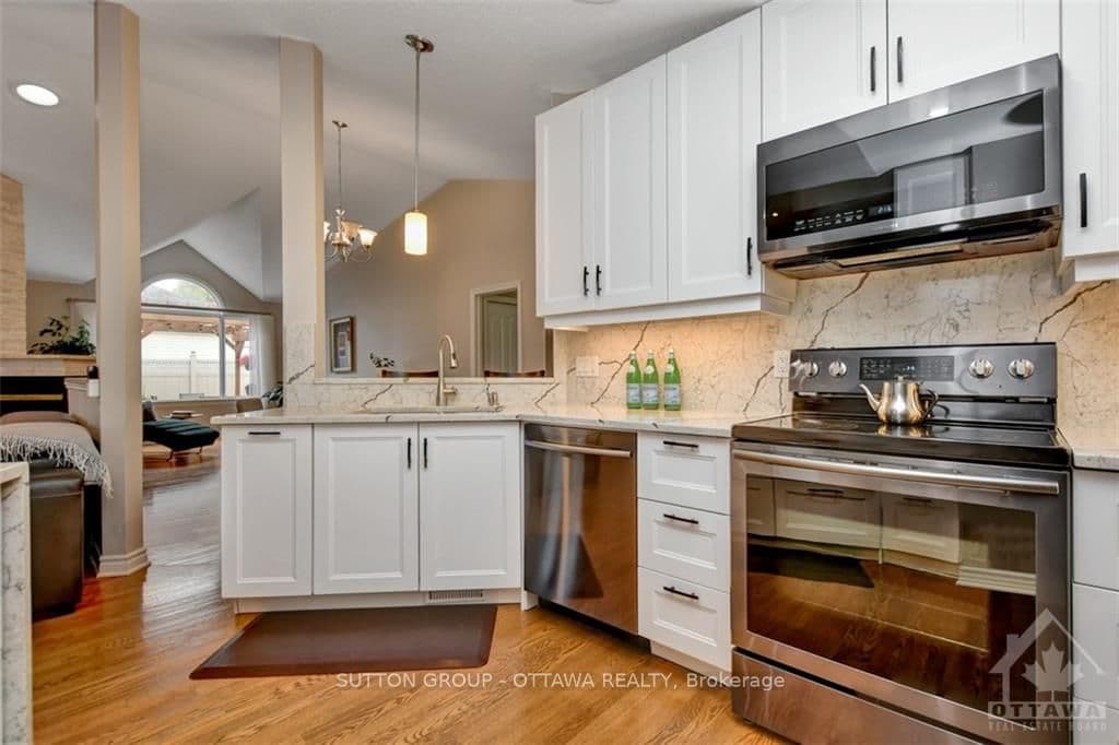 91 GLEESON Way photo 12