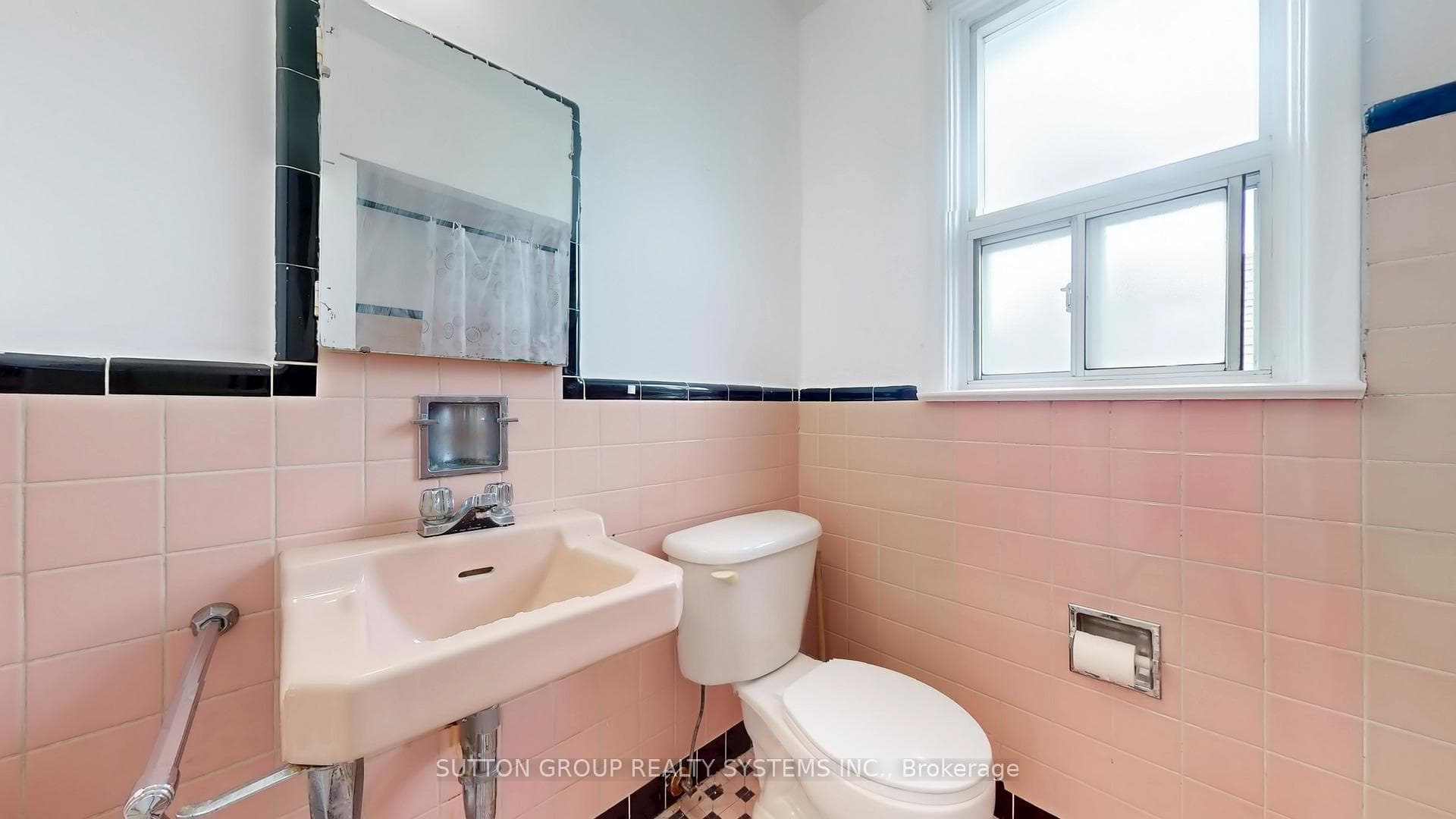 25A Venn Crescent photo 23