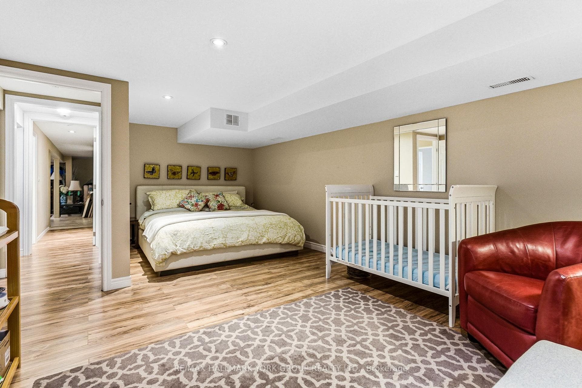 281 Hedge Road photo 35