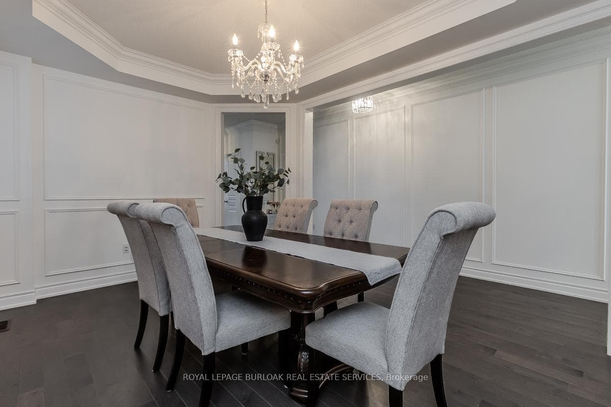110 Avanti Crescent photo 7