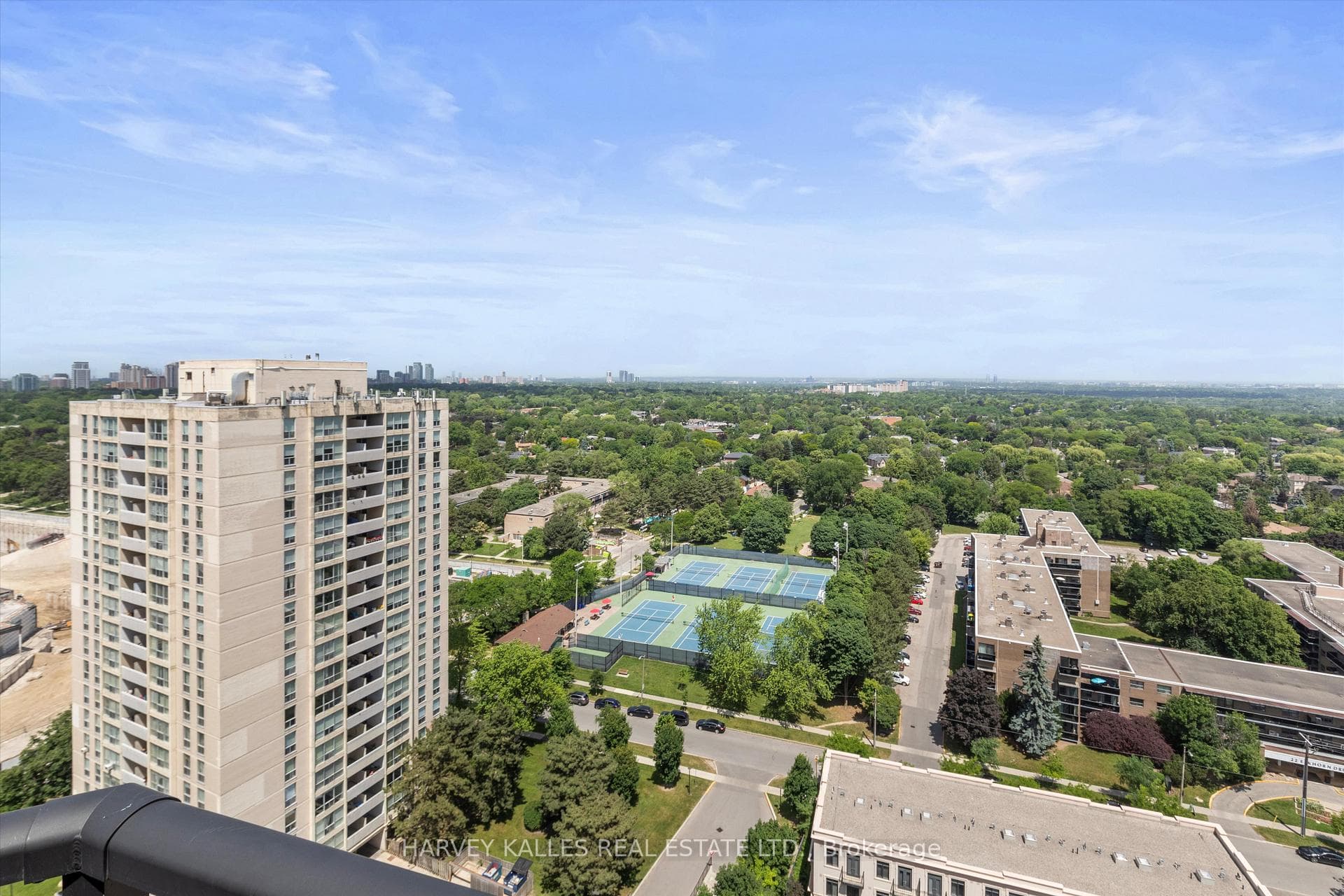 662 Sheppard Avenue Unit UPH4 photo 28