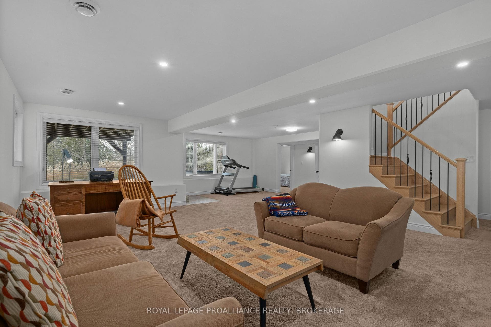 865 Roshan Drive photo 26