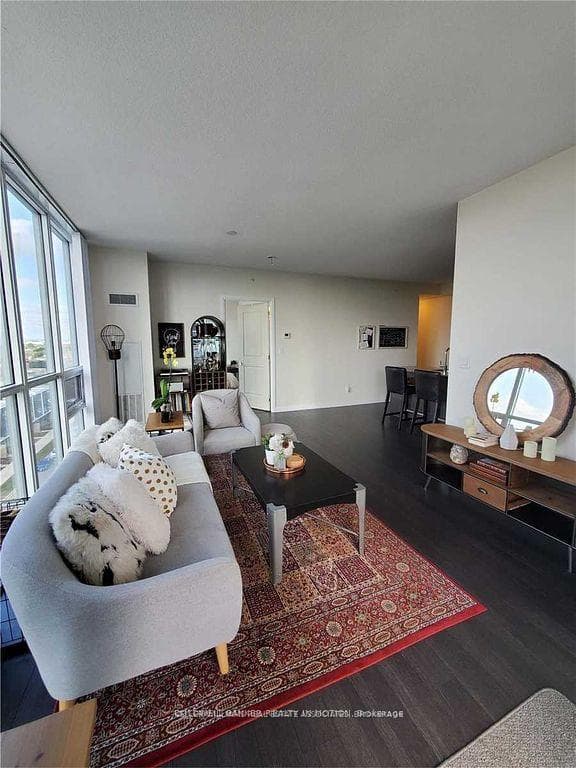 5033 Four Springs Avenue Unit 812 photo 6