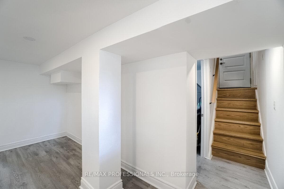 351 Maurice Drive photo 24