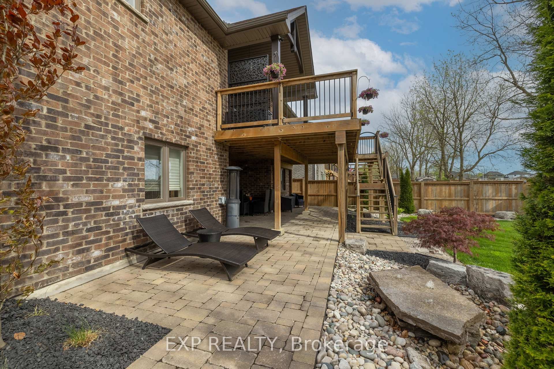 70 Kemp Crescent photo 31