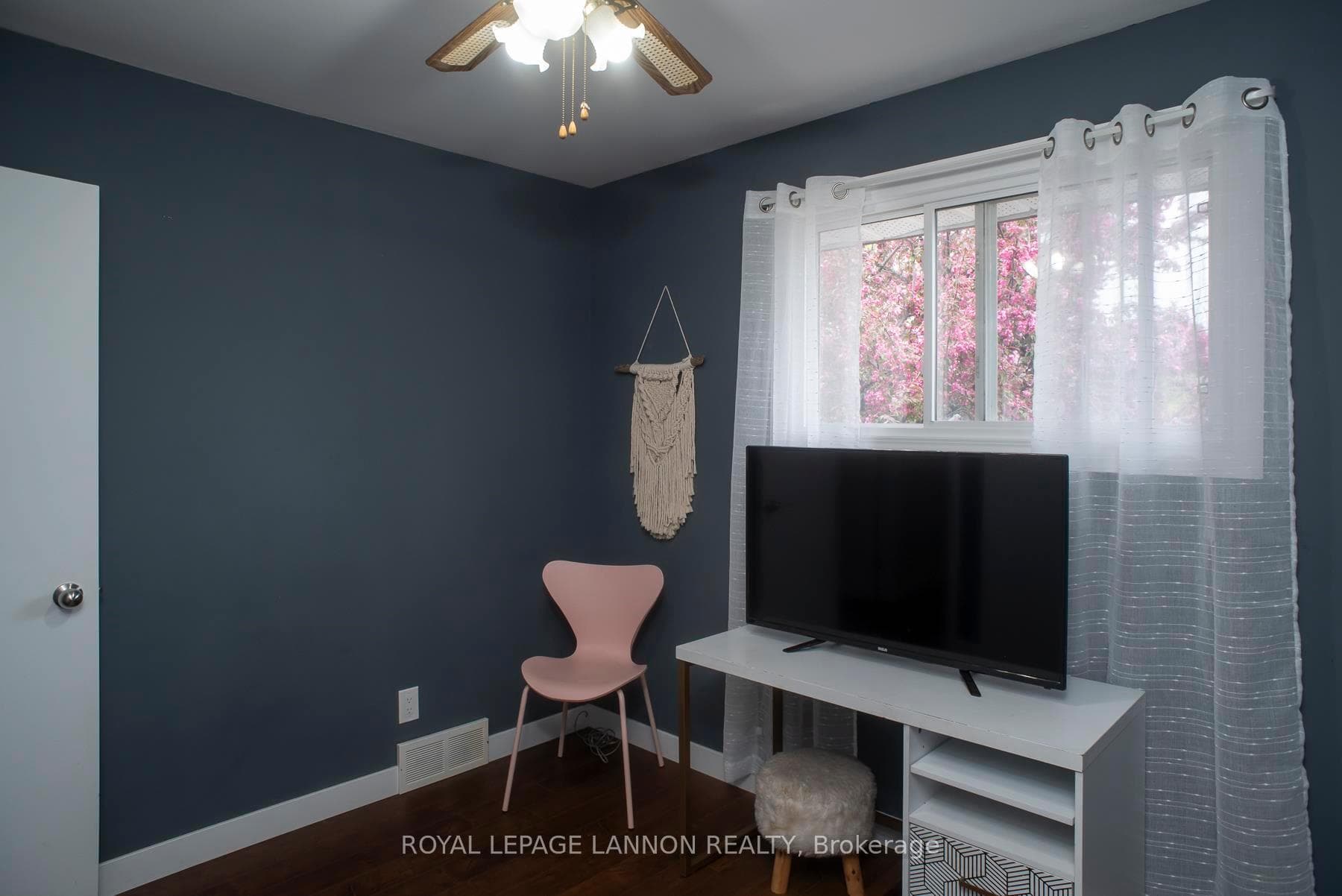 283 HINTON Avenue photo 36