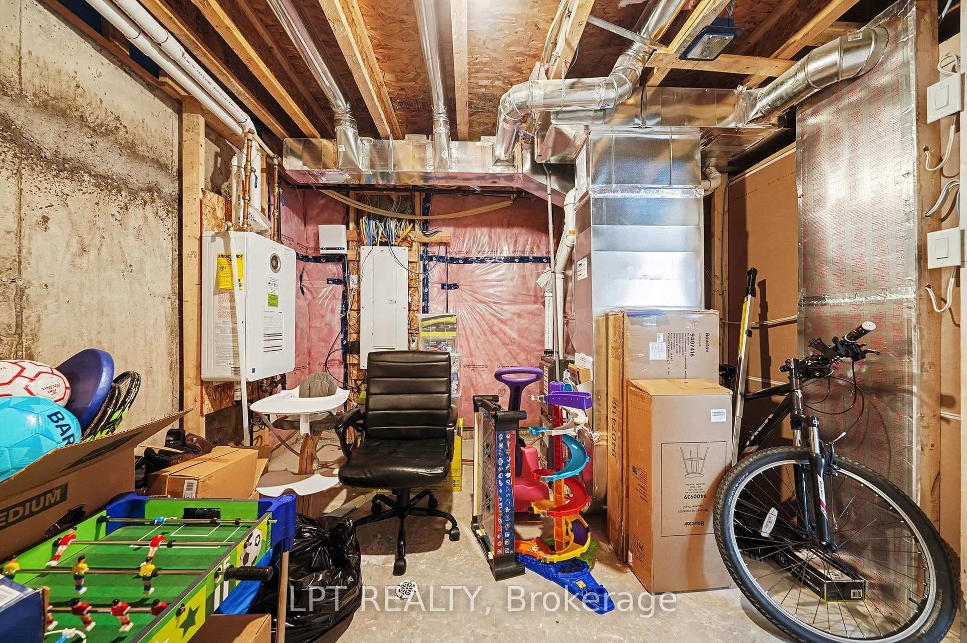 2485 Watercolours Way photo 29