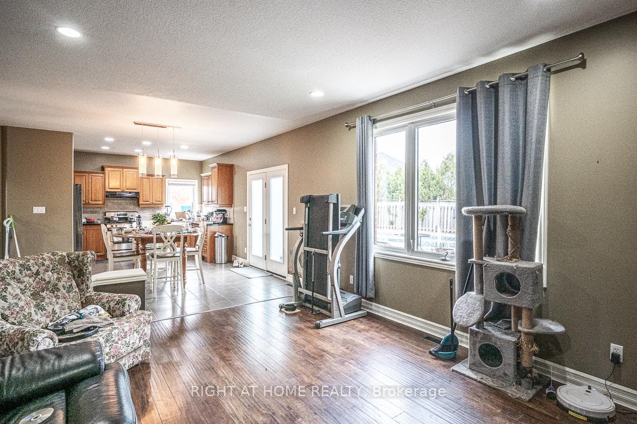1366 Kains Woods Terrace photo 17