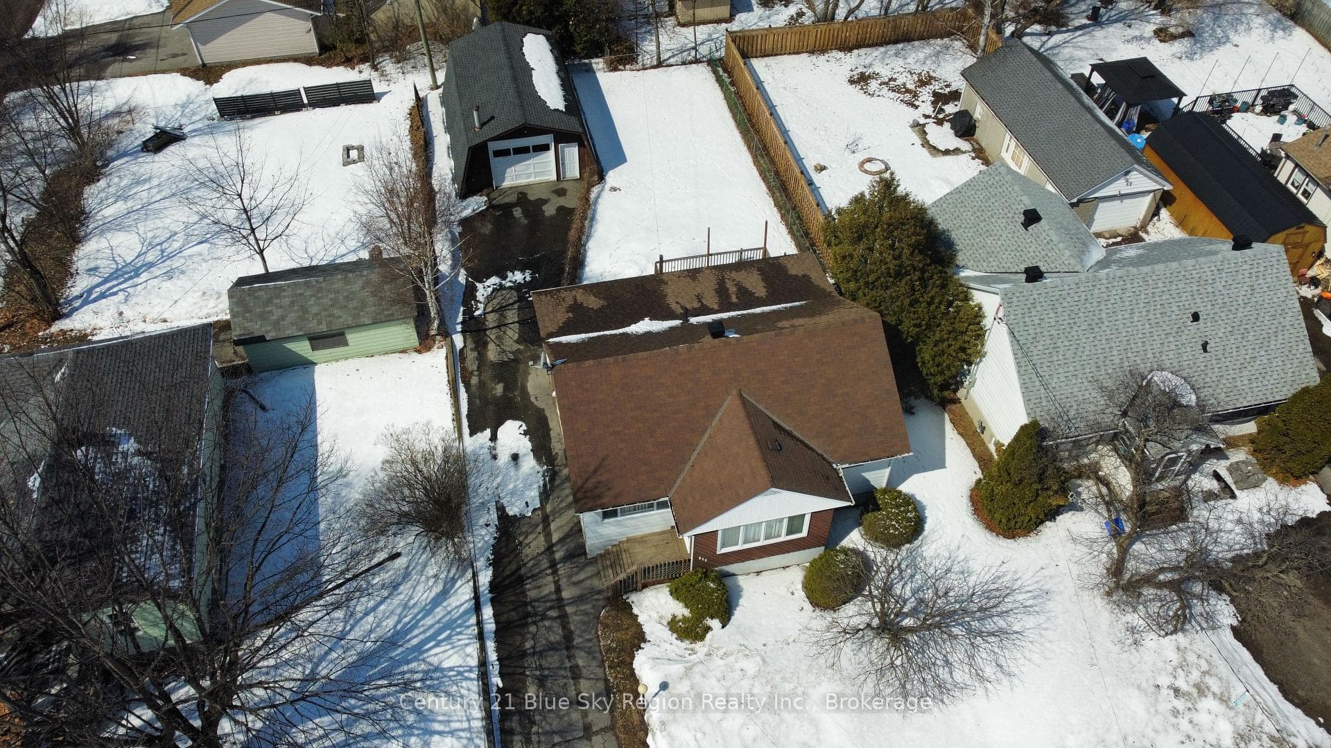 215 Princess Street photo 2