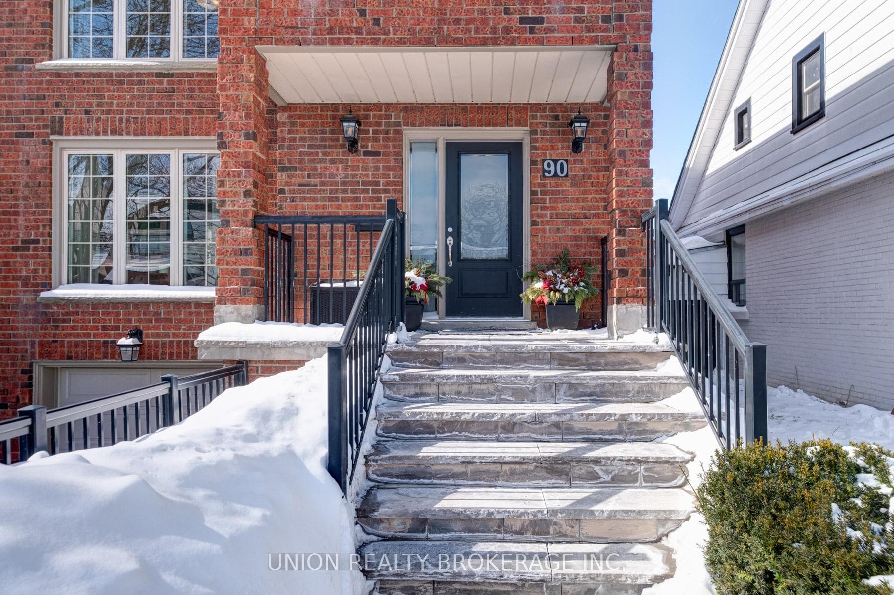 90 Kalmar Avenue photo 2