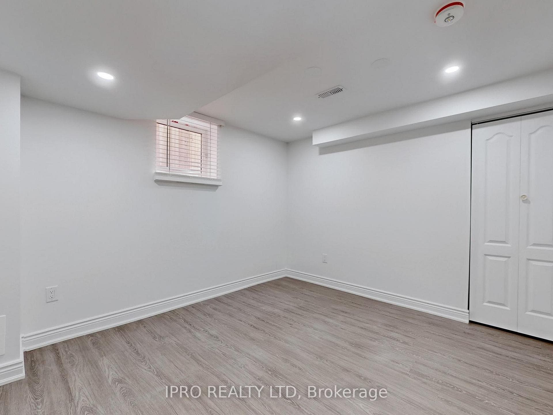 18 Larande Court Unit 2 photo 9