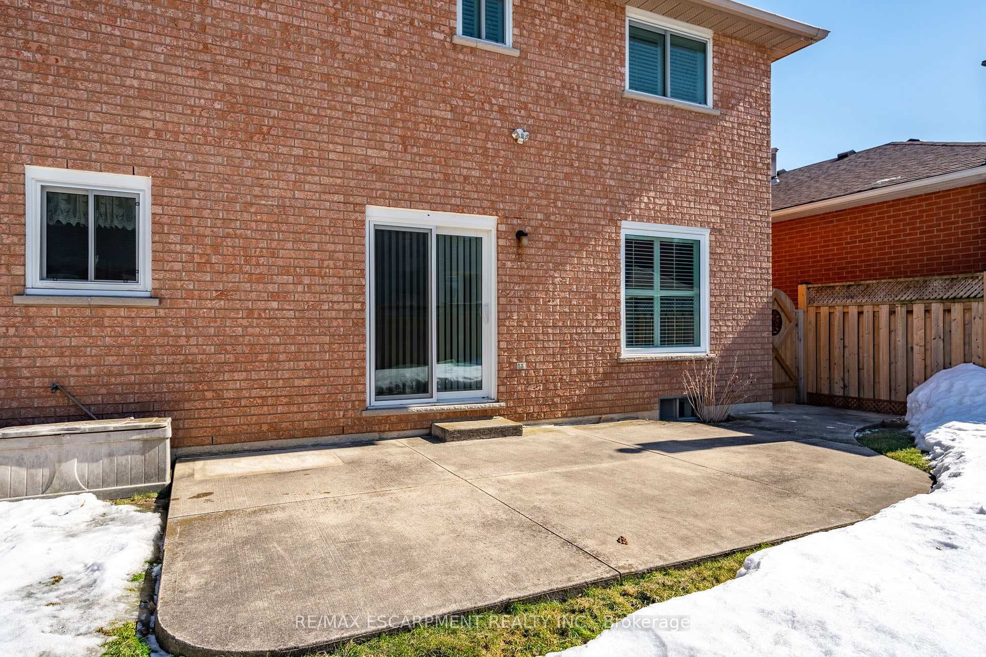 35 Republic Avenue photo 49