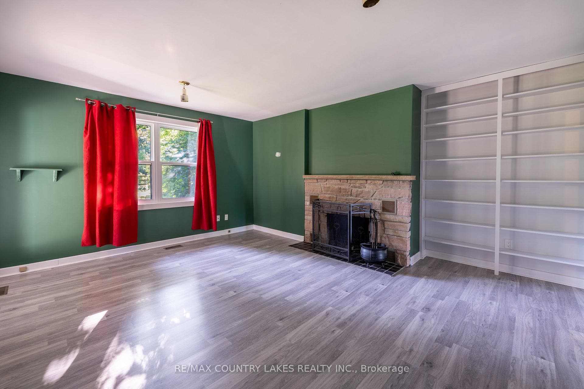 94 Laidlaw Street photo 14