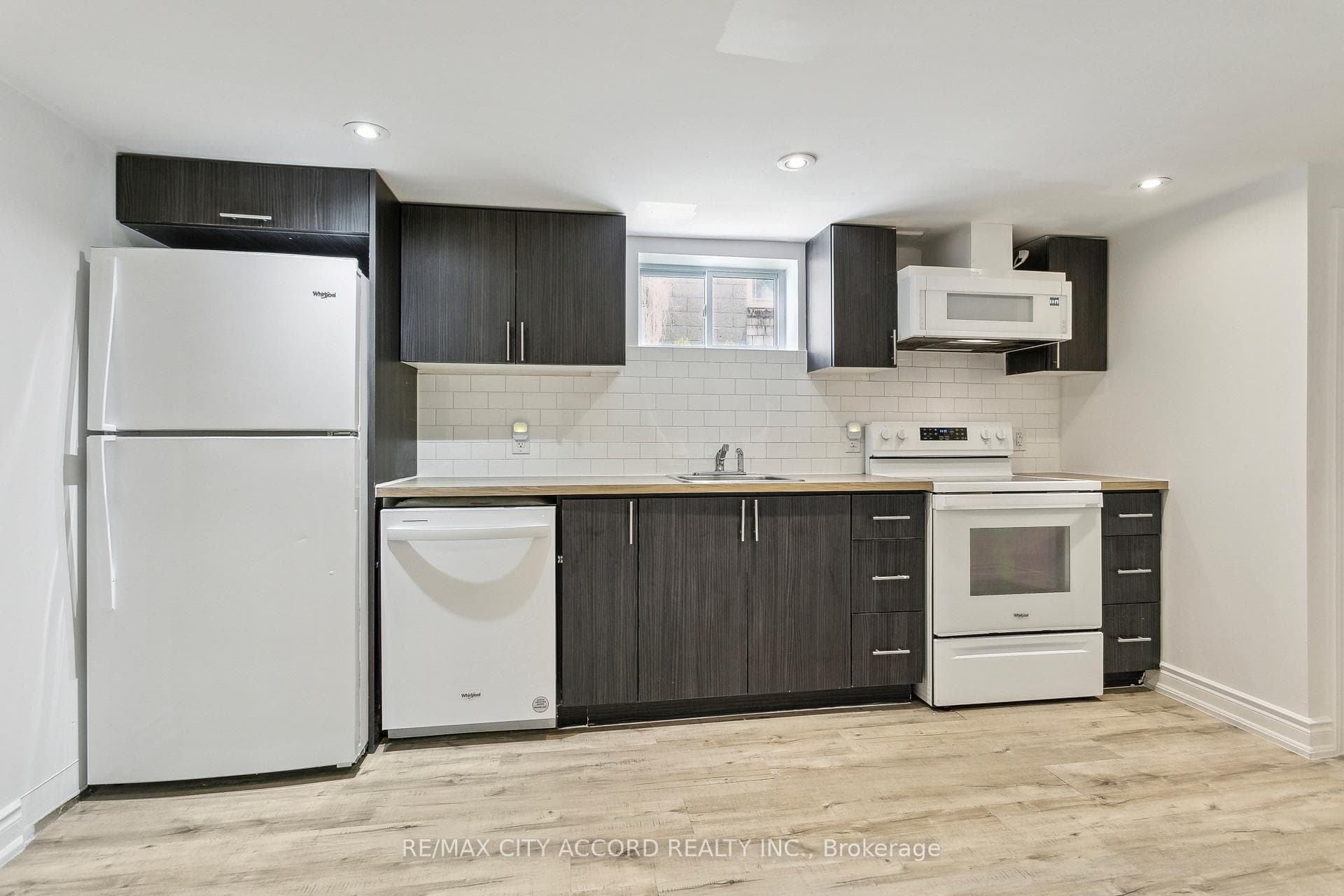 2108 Lawrence Ave W