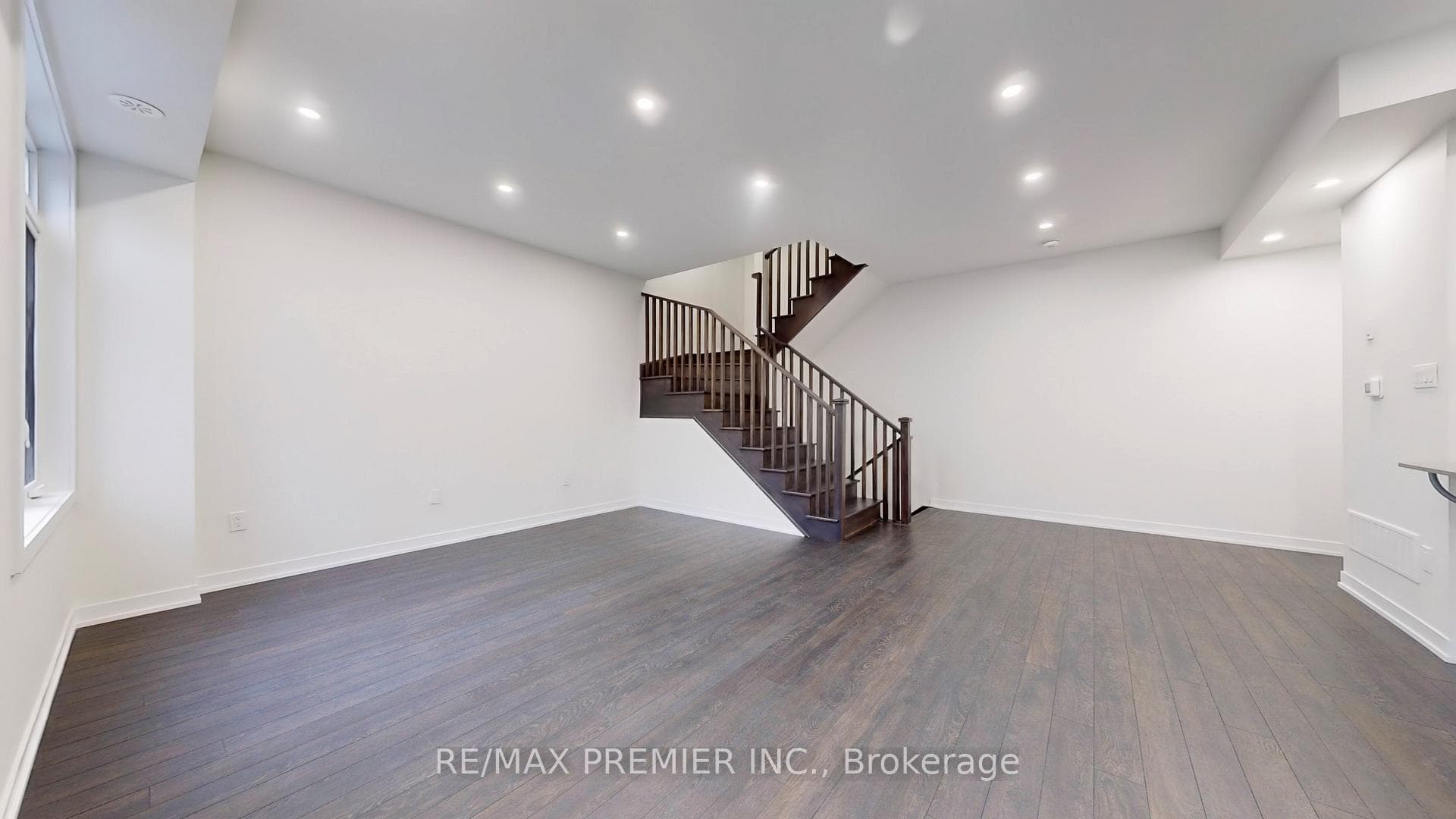 1865 Pickering Parkway Unit 805 photo 10