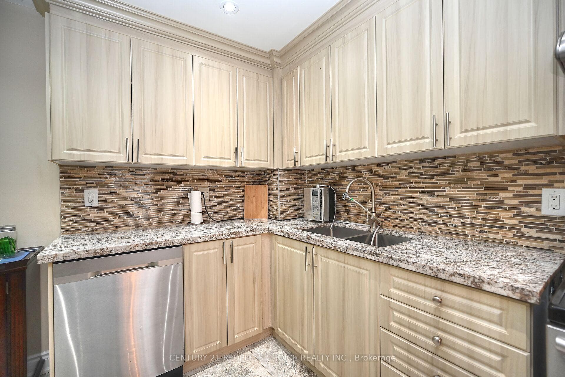 130 Kingswood Drive photo 11
