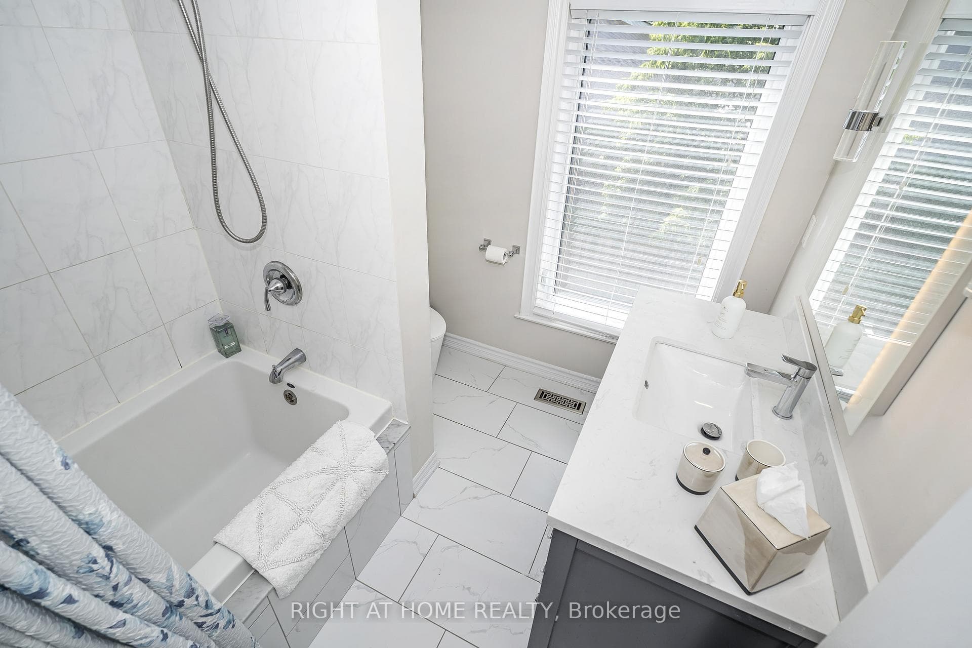 56 Penwick Crescent photo 16
