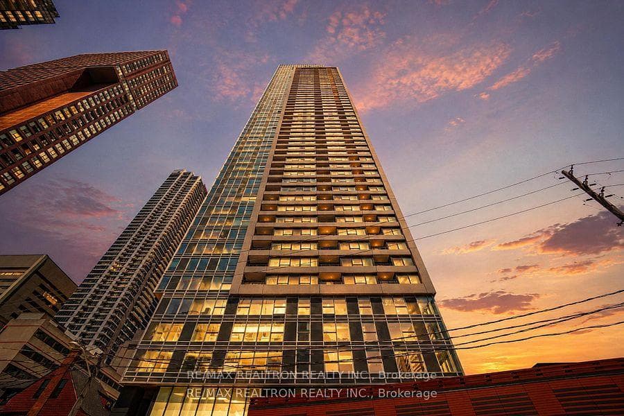 609 Sherbourne Street Unit 1201 photo 1