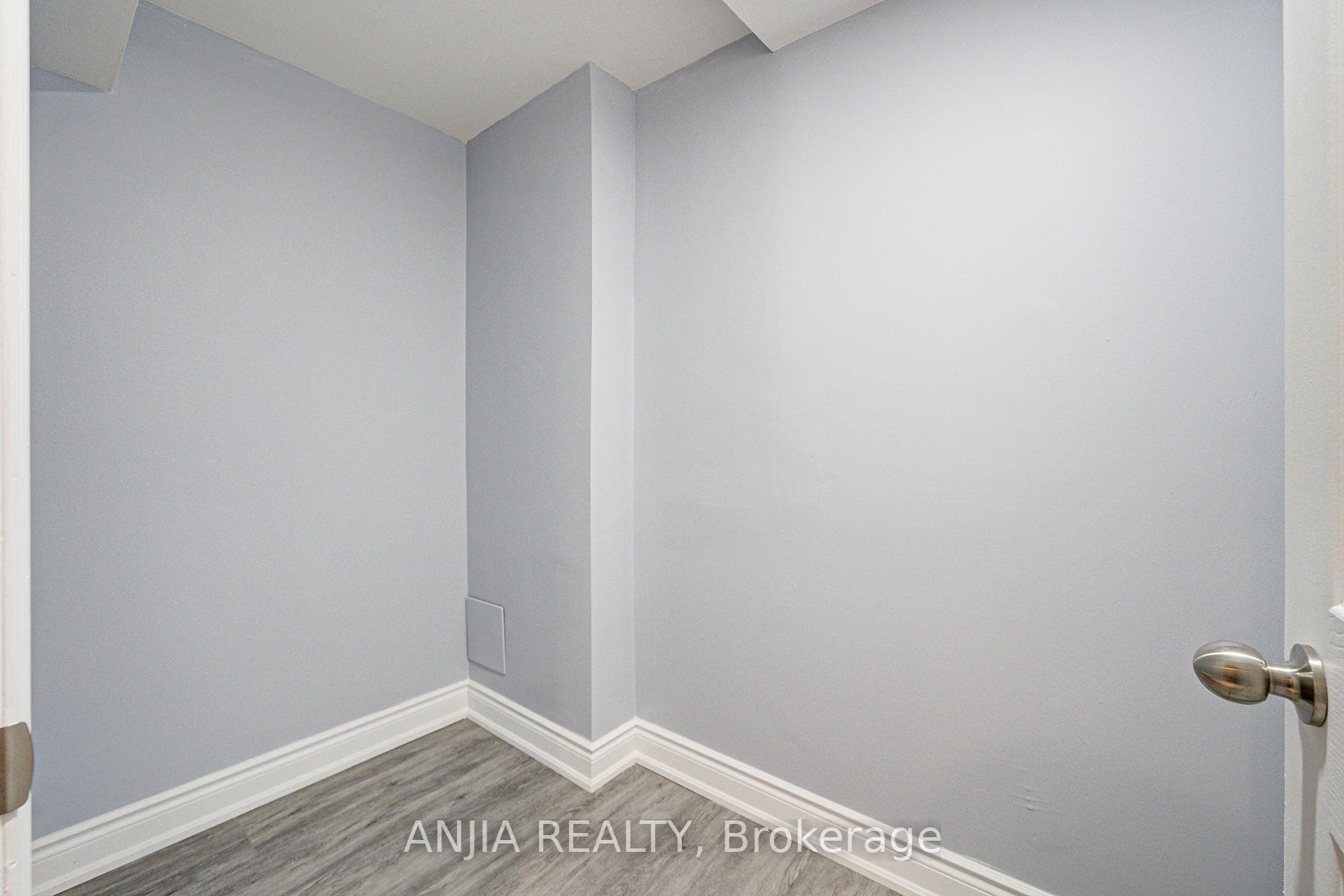 91 Dumfries Avenue photo 36