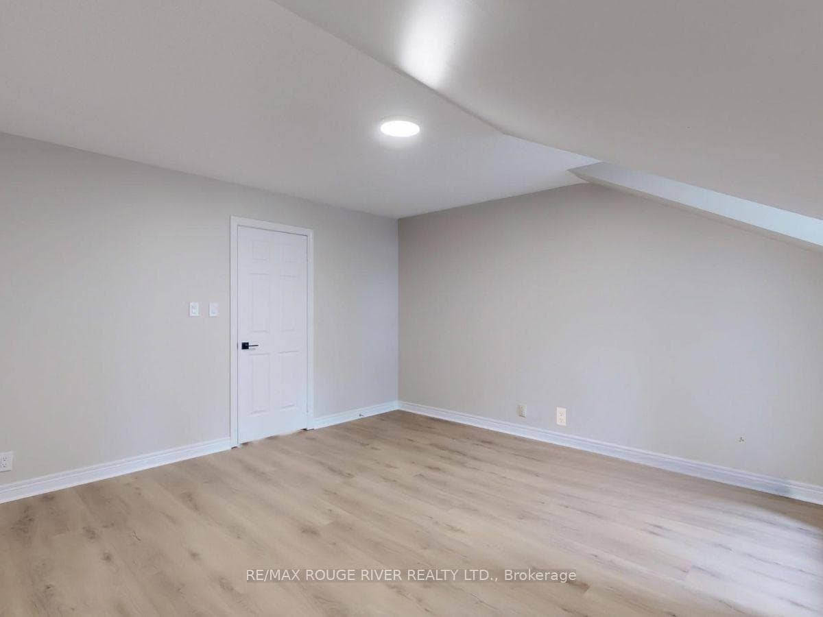 1330 Altona Road Unit 11 photo 25