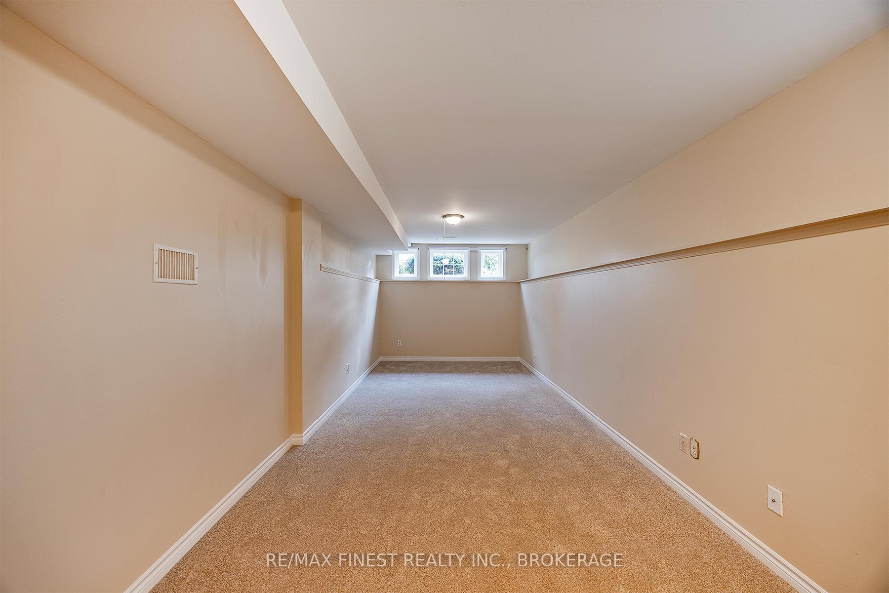 311 ELLESMEER Avenue photo 36
