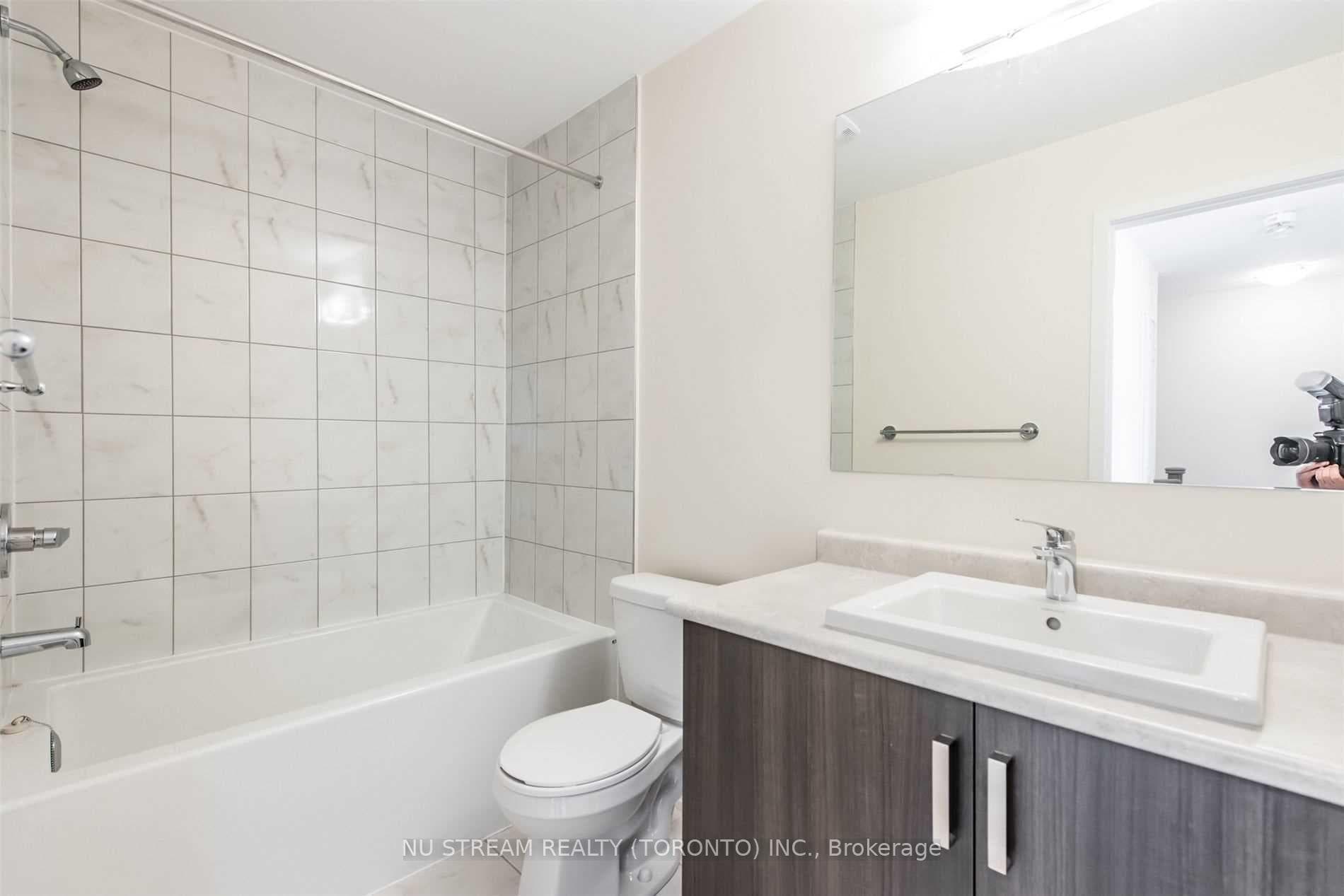 10578 Bathurst Street photo 20