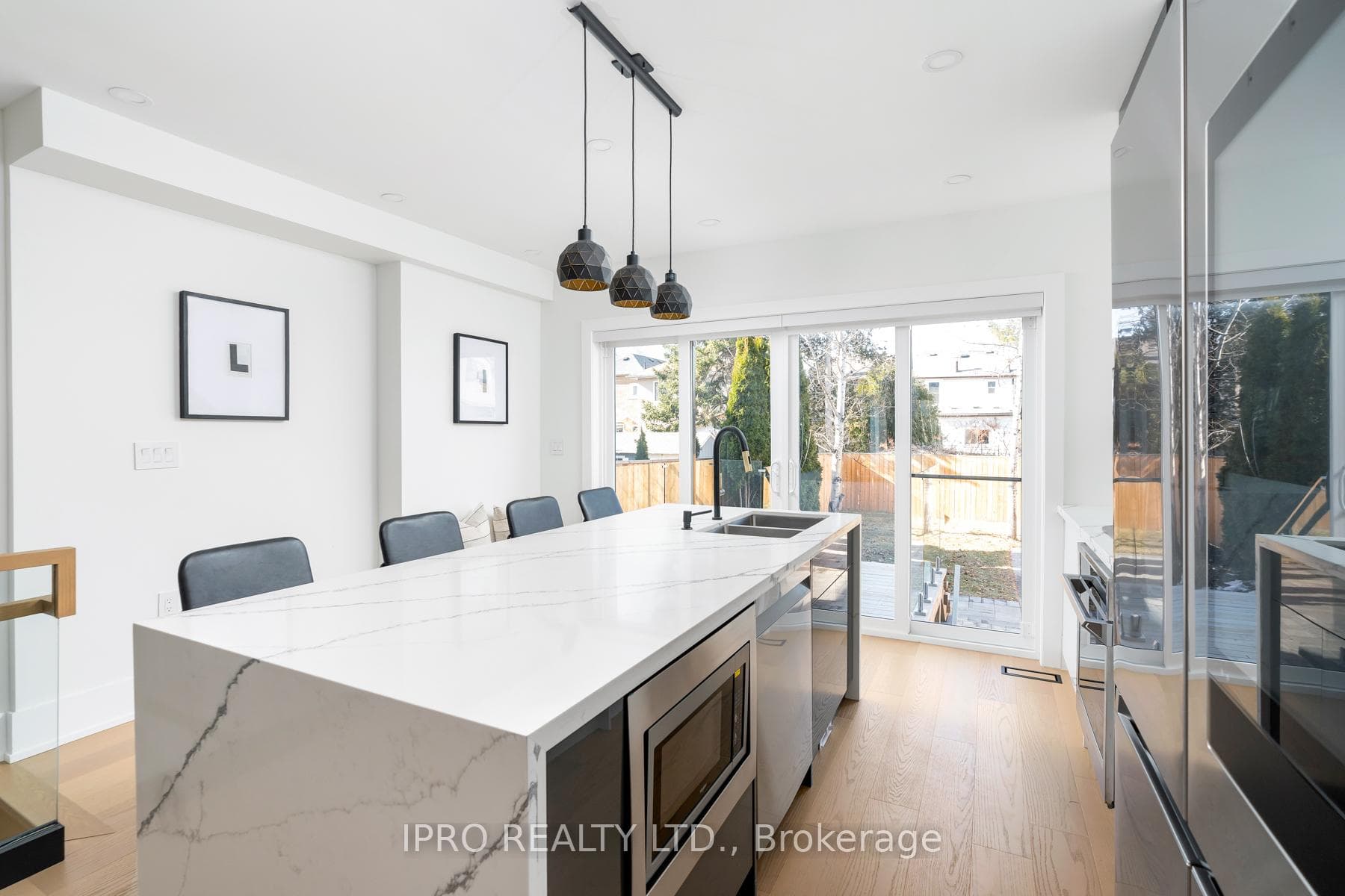 58 Doncaster Avenue photo 19