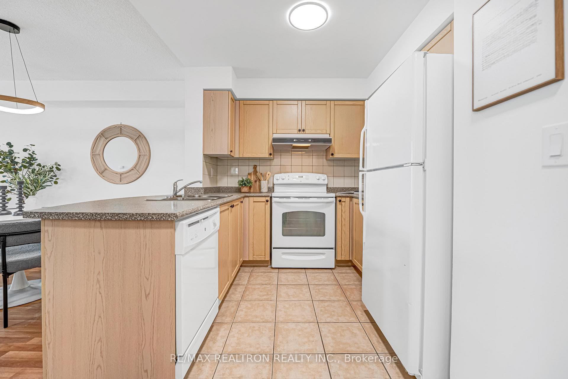 5508 Yonge Street Unit 1211 photo 32