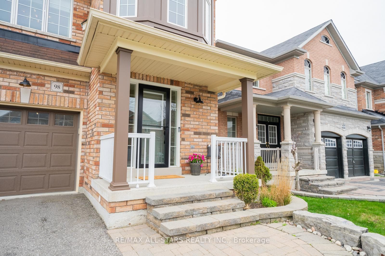 98 Duffin Drive photo 4