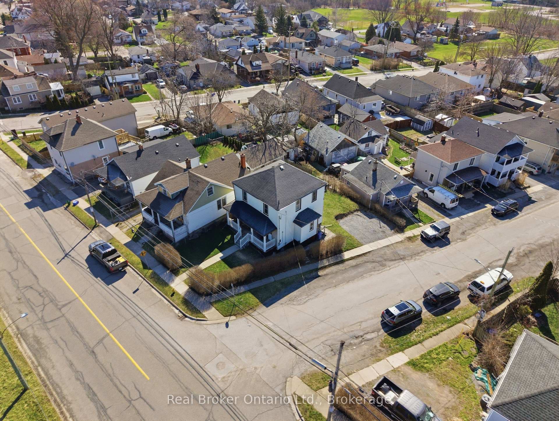 154 Niagara Falls Road photo 2